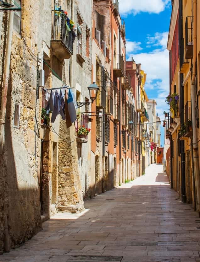 Old street in Cataluña